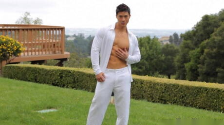 Oriental bull Peter Le undressing and showing tight butt outdoor