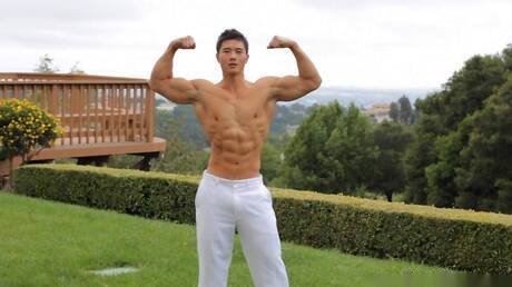 Oriental bull Peter Le undressing and showing tight butt outdoor