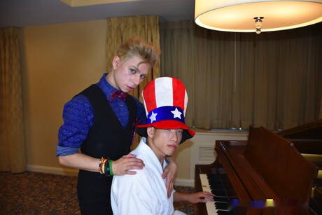 제이크 페레즈, 레이, 제시 리, 다니엘이 즐거운 그룹섹스를 즐긴다