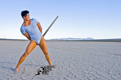 東方公牛Peter Le戶外脫衣服