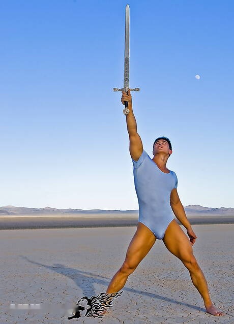 東方肌肉男Peter Le外露健碩身材