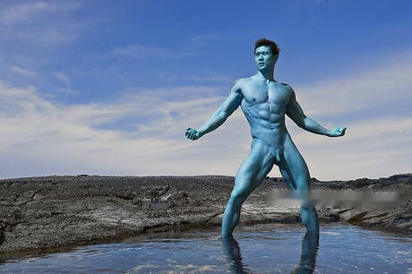 Asian bodybuilder Peter Le posing nude and showing tight ass outside