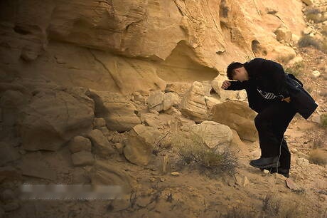 Oriental strong bull Peter Le take off his clothes outdoor
