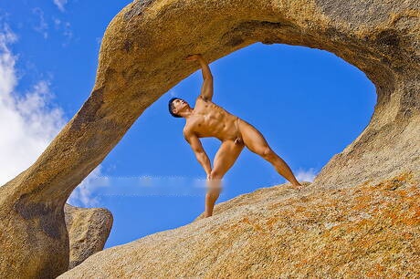 Le taureau oriental fort Peter Le montre un corps parfait à l