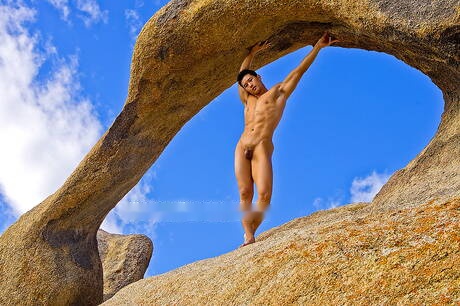 Le taureau oriental fort Peter Le montre un corps parfait à l