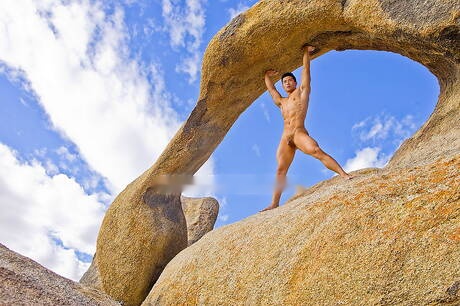 Le taureau oriental fort Peter Le montre un corps parfait à l