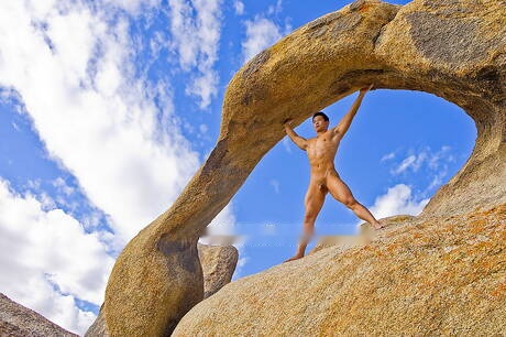 Le taureau oriental fort Peter Le montre un corps parfait à l