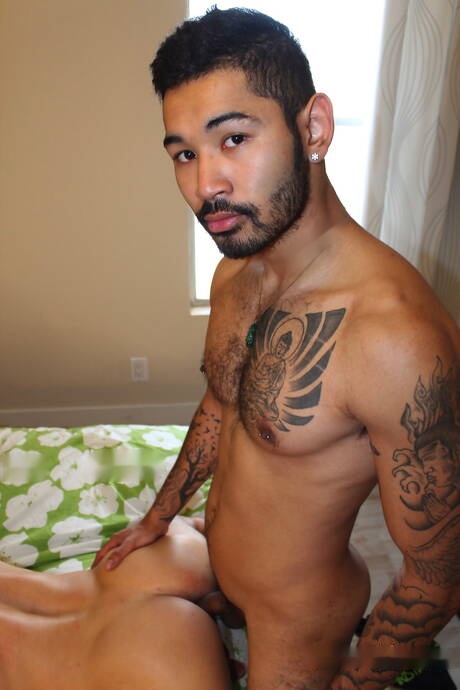 Peter Fever: Los famosos estadounidenses Tyler Slater y Jon Darra tienen sexo anal intenso.