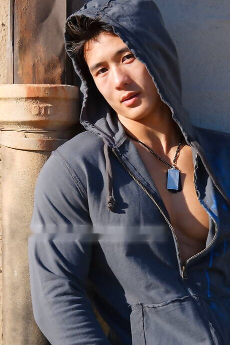 Asian strong bull Peter Le take off his clothes outside