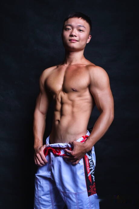 Peter Fever: Husky guy Fu and asian bull Duncan Ku Aka Gunryu posing naked