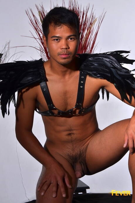 Peter Fever: Well-built Jaycee and stud John Rene in cock sucking scene