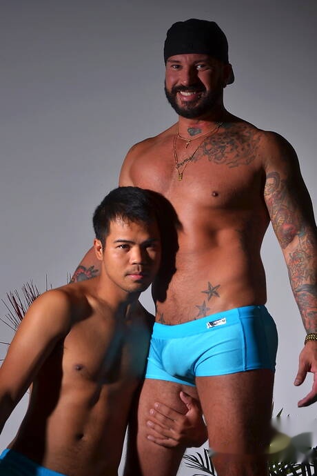 Well-built Jaycee and stud John Rene in cock sucking scene