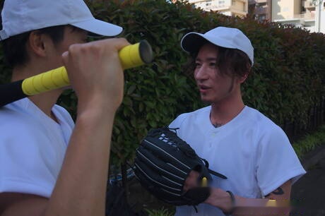 Hunky guy Higaken and tough guy Yusaku have a hot sex outside