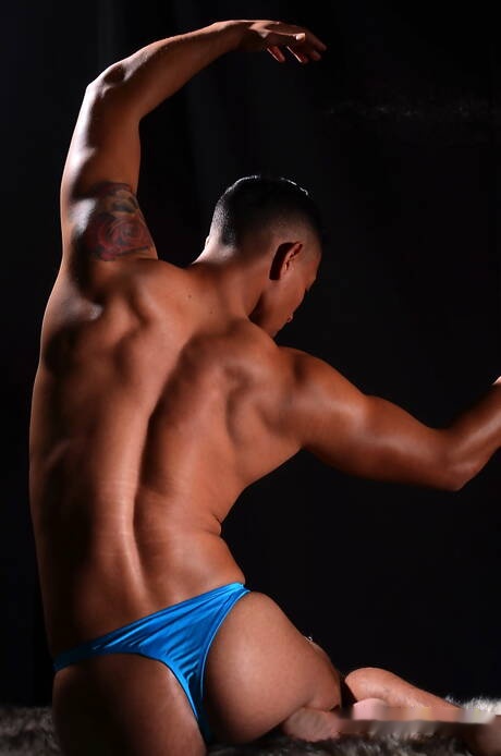 Asian strongman Carter James jerk off