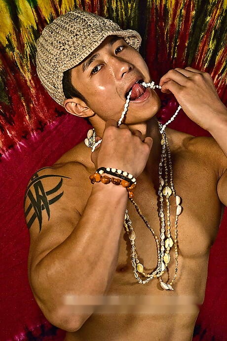 Asian bull Peter Le shows a perfect body in fancy hat
