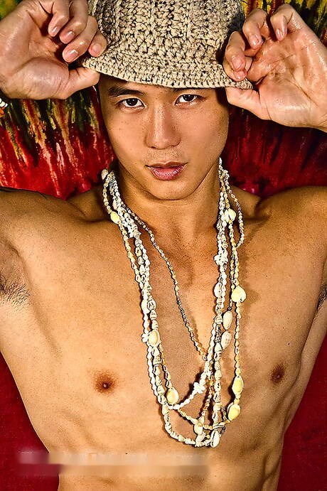 Asian bull Peter Le shows a perfect body in fancy hat