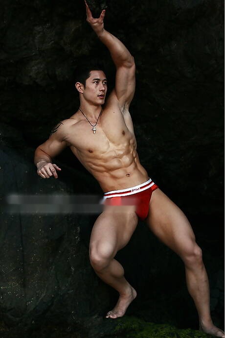 Oriental strong bull Peter Le shows a muscle body