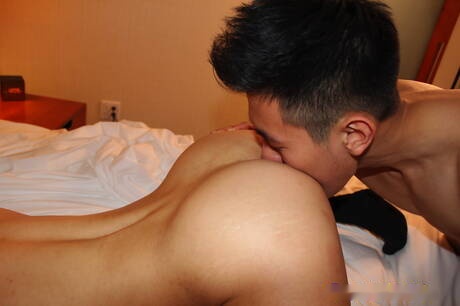 東方硬漢漢斯羅和年輕帥哥沈凱托激情做愛