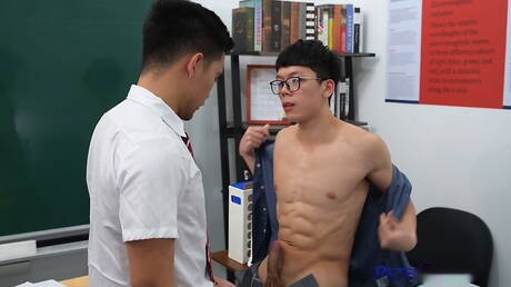 Beefy Don and beefcake Yowei in hot ass fuck action