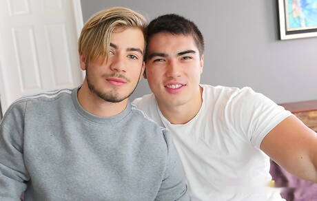 Asian bodybuilder Axel Kane fuck after blowjob