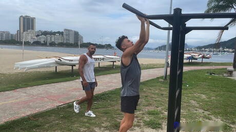 Superstud Marcello Wiliam and brazilian young dude Hanry Onlyjapa drilling an ass outside