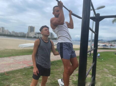 Superstud Marcello Wiliam and brazilian young dude Hanry Onlyjapa drilling an ass outside