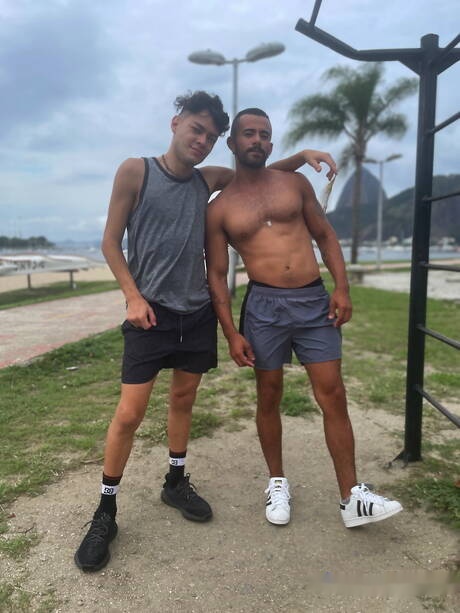 Superstud Marcello Wiliam and brazilian young dude Hanry Onlyjapa drilling an ass outside