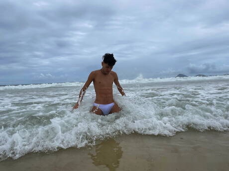 Latin twink Hanry Onlyjapa get naked and showing hot ass after beach walk
