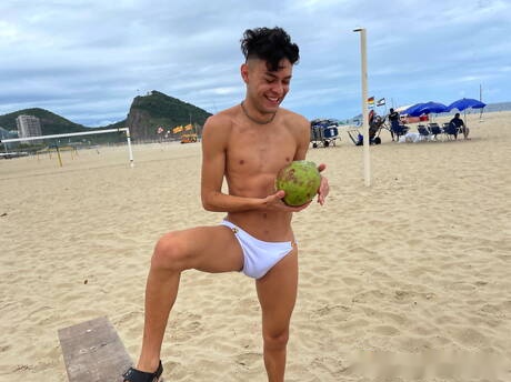 Latin twink Hanry Onlyjapa get naked and showing hot ass after beach walk