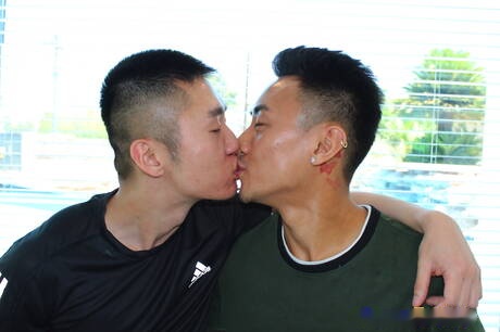 Peter Fever: Sexy Amerikanen, stud Hans Raw en hunk Jeremy Vuitton maken de liefde in de badkamer