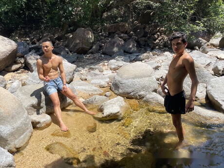 Peter Fever: Asian beefcake Zed Sheng and latin young Fernando Ragel banged each other outdoor