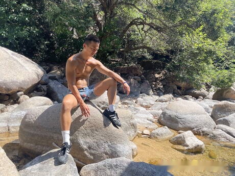 Peter Fever: Asian beefcake Zed Sheng and latin young Fernando Ragel banged each other outdoor