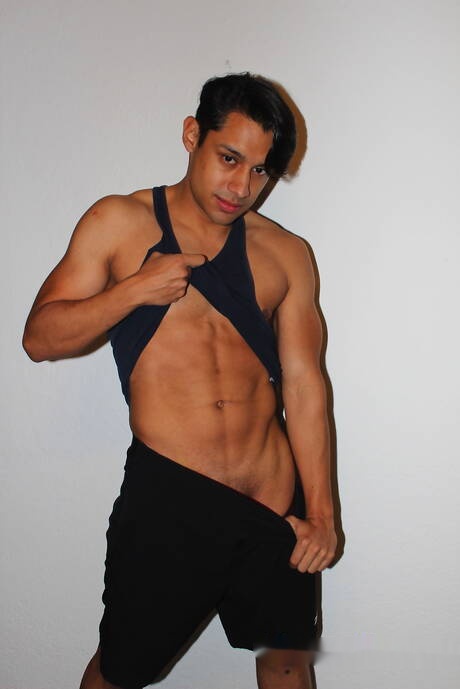 Peter Fever: Oriental muscular Zed Sheng and hunk Angel Nash in hot ass bang