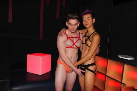 Two american boys well-built Jay Tee and pretty boy Nolan Knox in hot anal sex