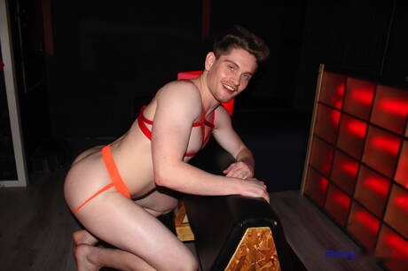 Two american boys well-built Jay Tee and pretty boy Nolan Knox in hot anal sex