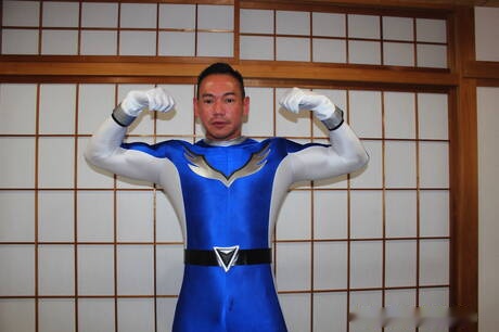 Husky facet Reach i przystojny facet Ryuji uprawiają gorący seks