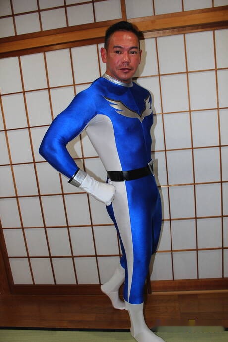 Husky facet Reach i przystojny facet Ryuji uprawiają gorący seks