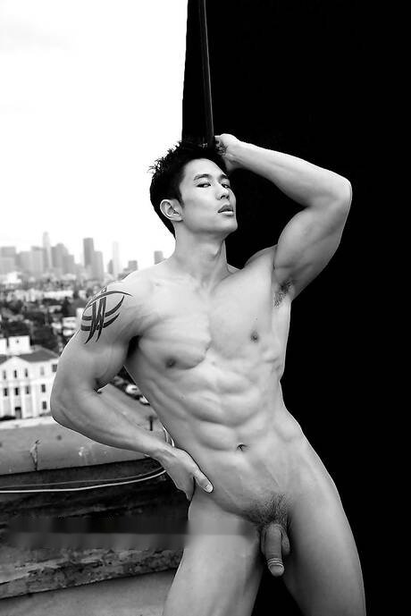 Oriental bull Peter Le posing nude and showing hot ass outside