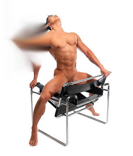 Asian bodybuilder Peter Le undressing and showing hot ass