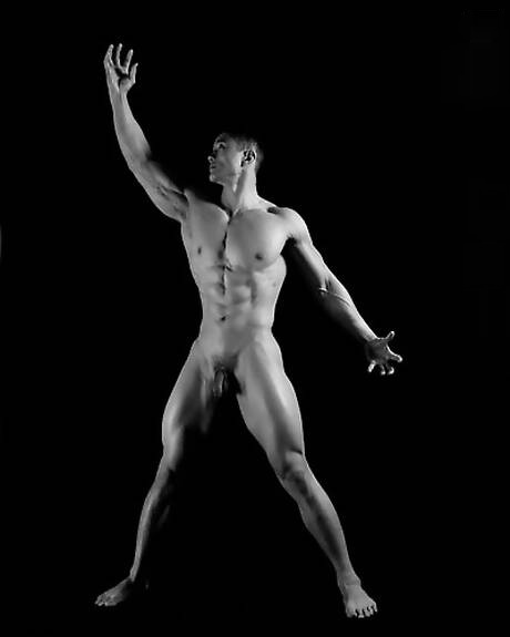 Oriental strong bull Peter Le posing naked and showing tight ass