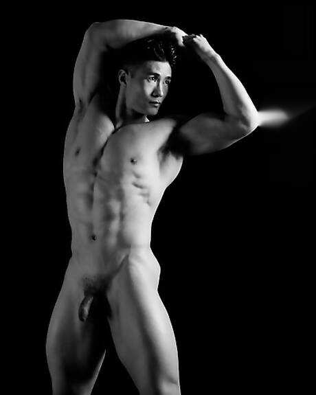 Oriental strong bull Peter Le posing naked and showing tight ass