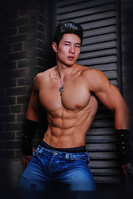 Oriental bull Peter Le shows a well-build body outside