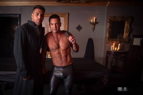 Zwei amerikanische Jungs, der bullige Dominic Pacifico und der attraktive Fx Rios, haben Analsex