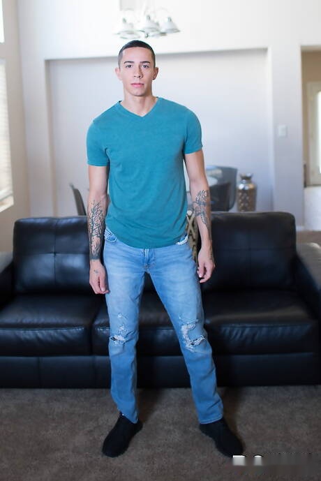 Nice american boys tough guy Vincent Oreilly and beefcake Sean Maygers make a love