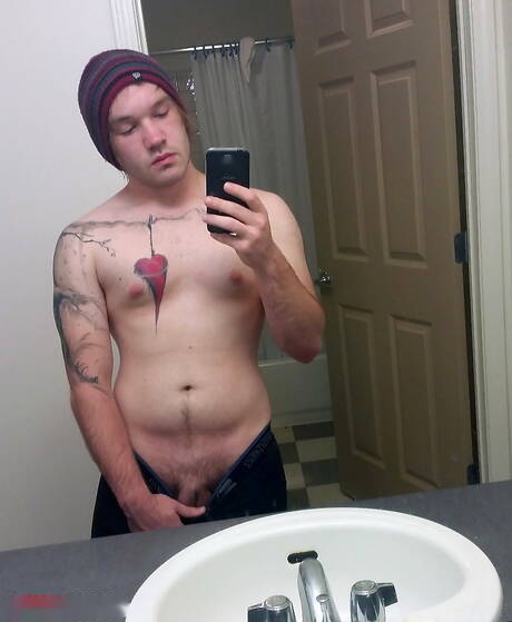 Le dur à cuire Jelly se branle la bite