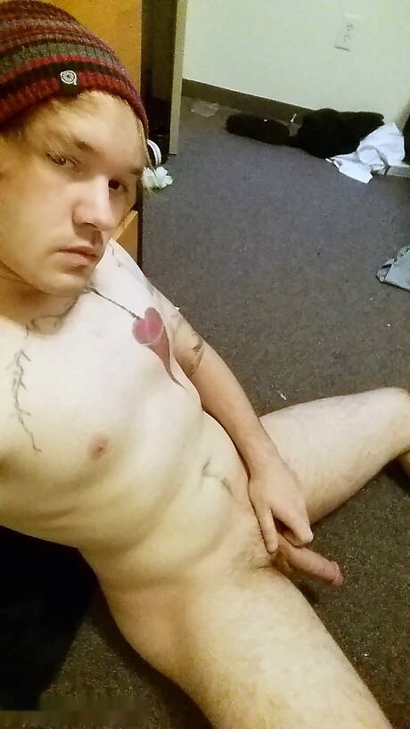 Le dur à cuire Jelly se branle la bite