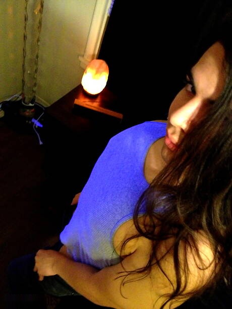 Il muscoloso angelo Spencer Kayne, ben costruito, mostra un corpo meraviglioso