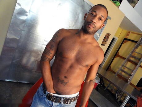 Ebony strongman Kamrun wanking