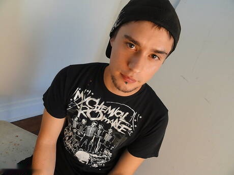 Il ragazzo robusto Thrasher e il duro Billy Cotton si scopano il culo dopo aver succhiato un cazzo