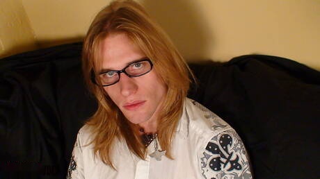 Il bel ragazzo Tony e il bel ragazzo Aden Worth si godono un bel sesso anale